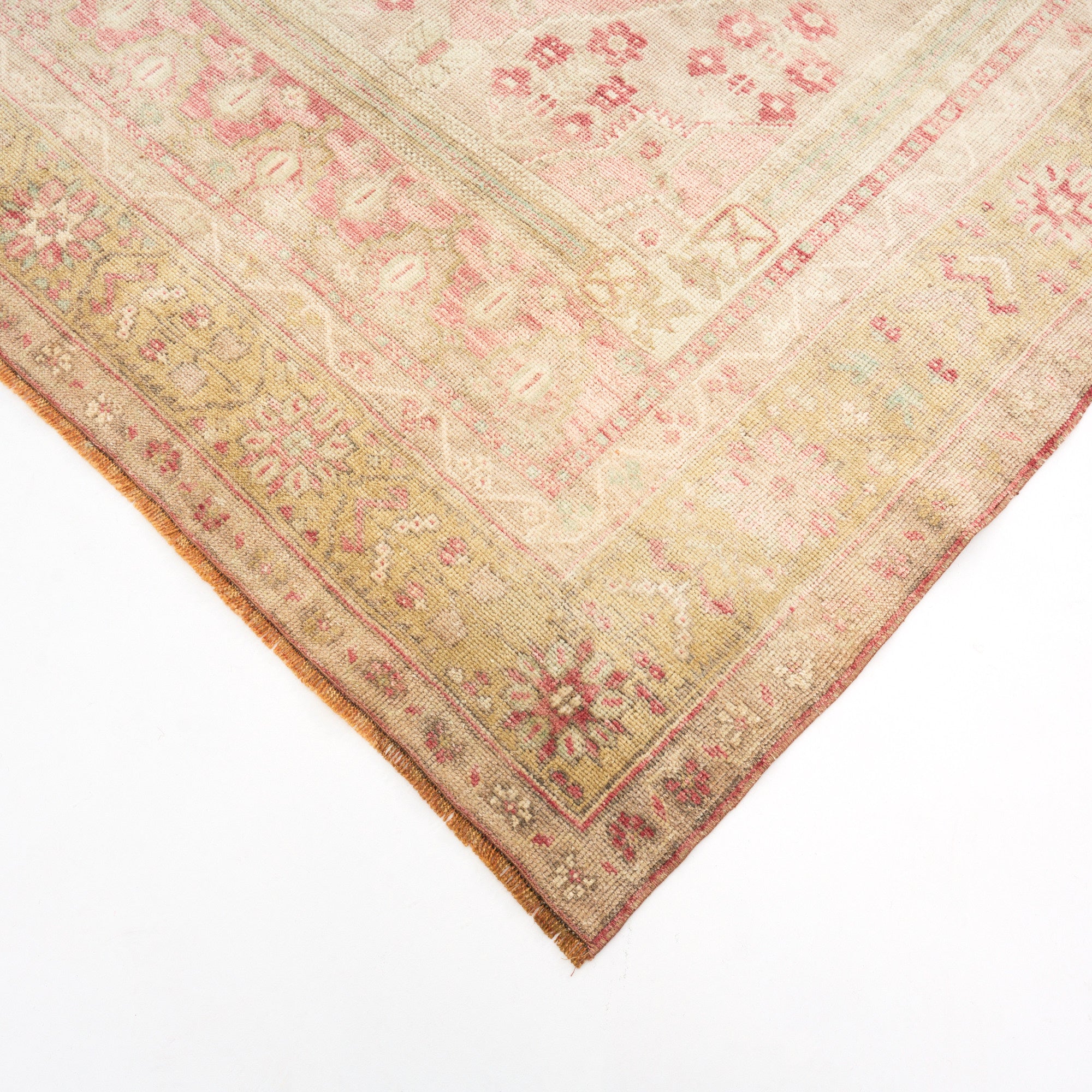 Goncalar (Blushing Blooms)