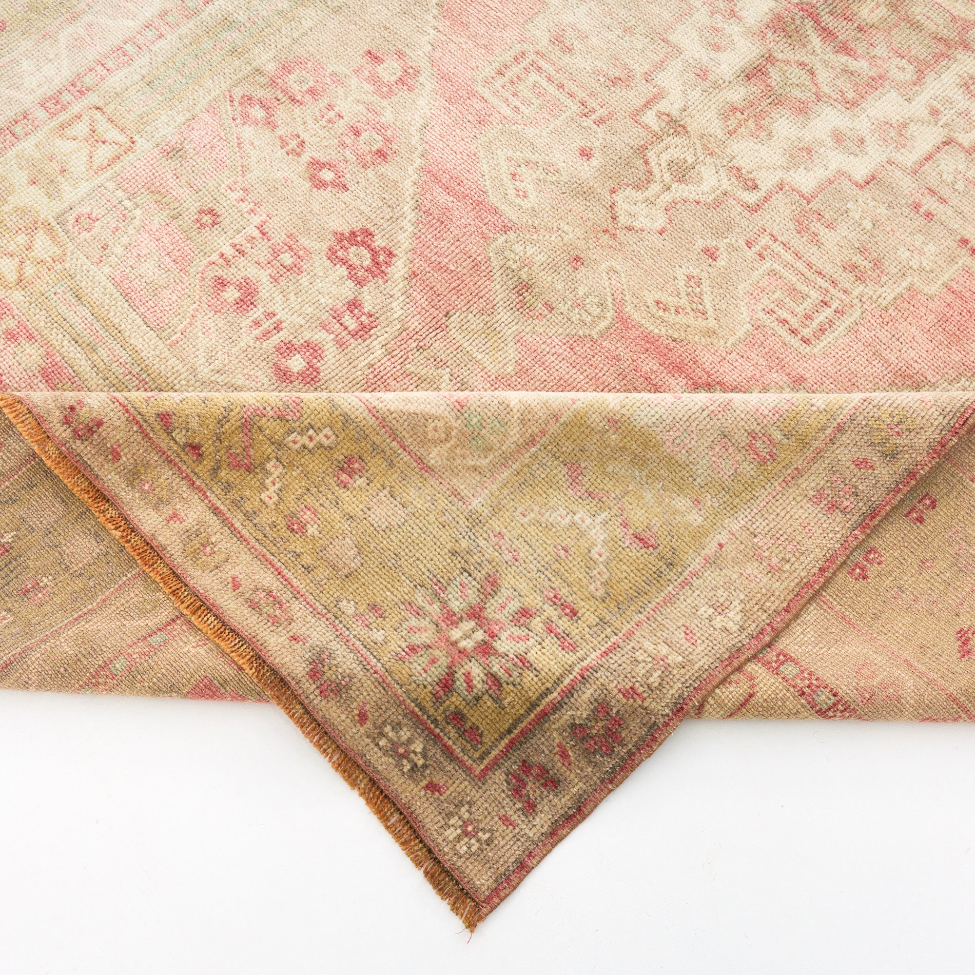 Goncalar (Blushing Blooms)