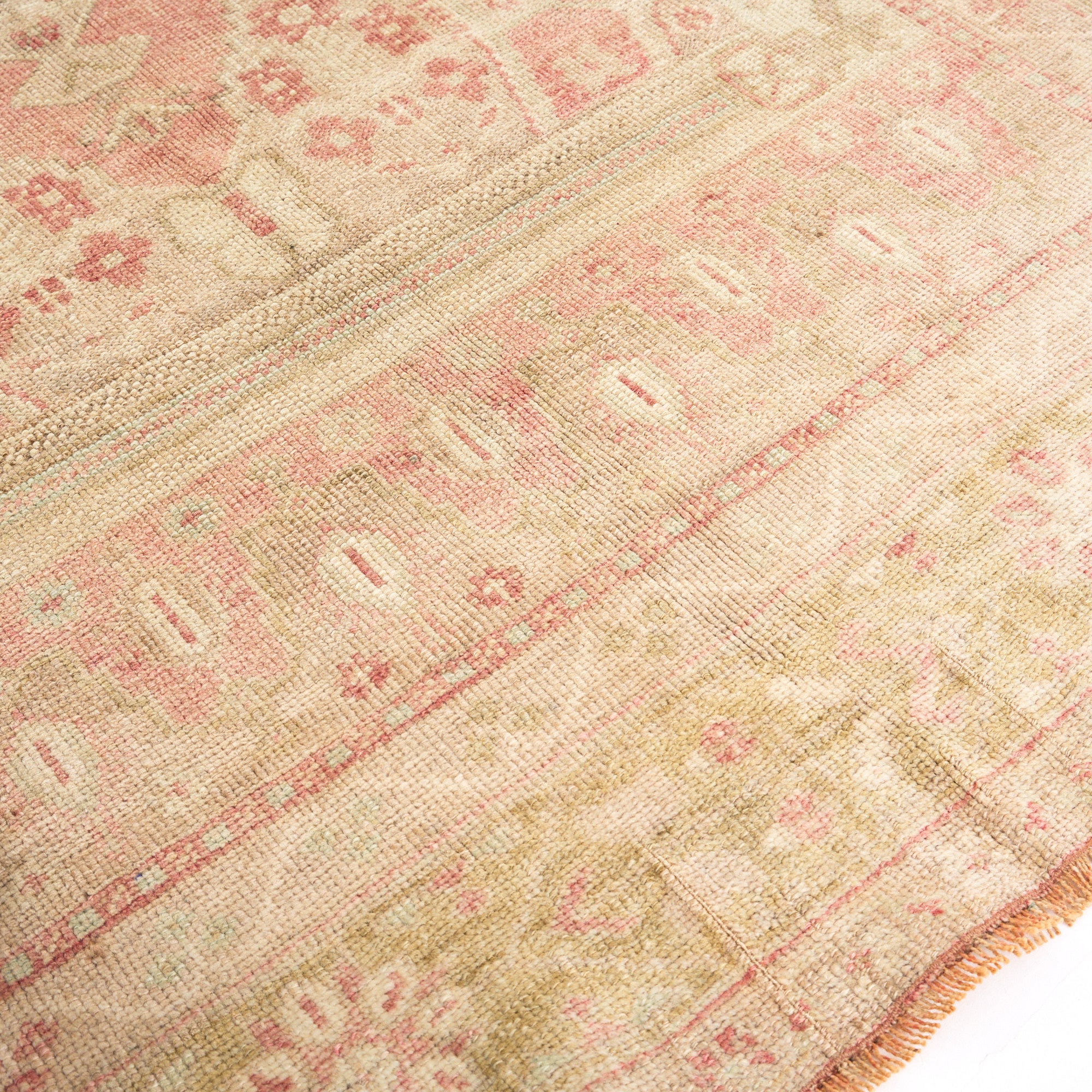 Goncalar (Blushing Blooms)