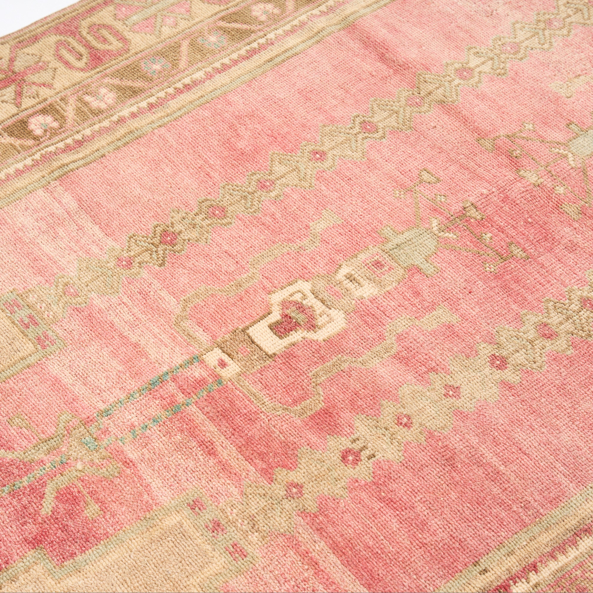 Kızılce (Burnt Rose)