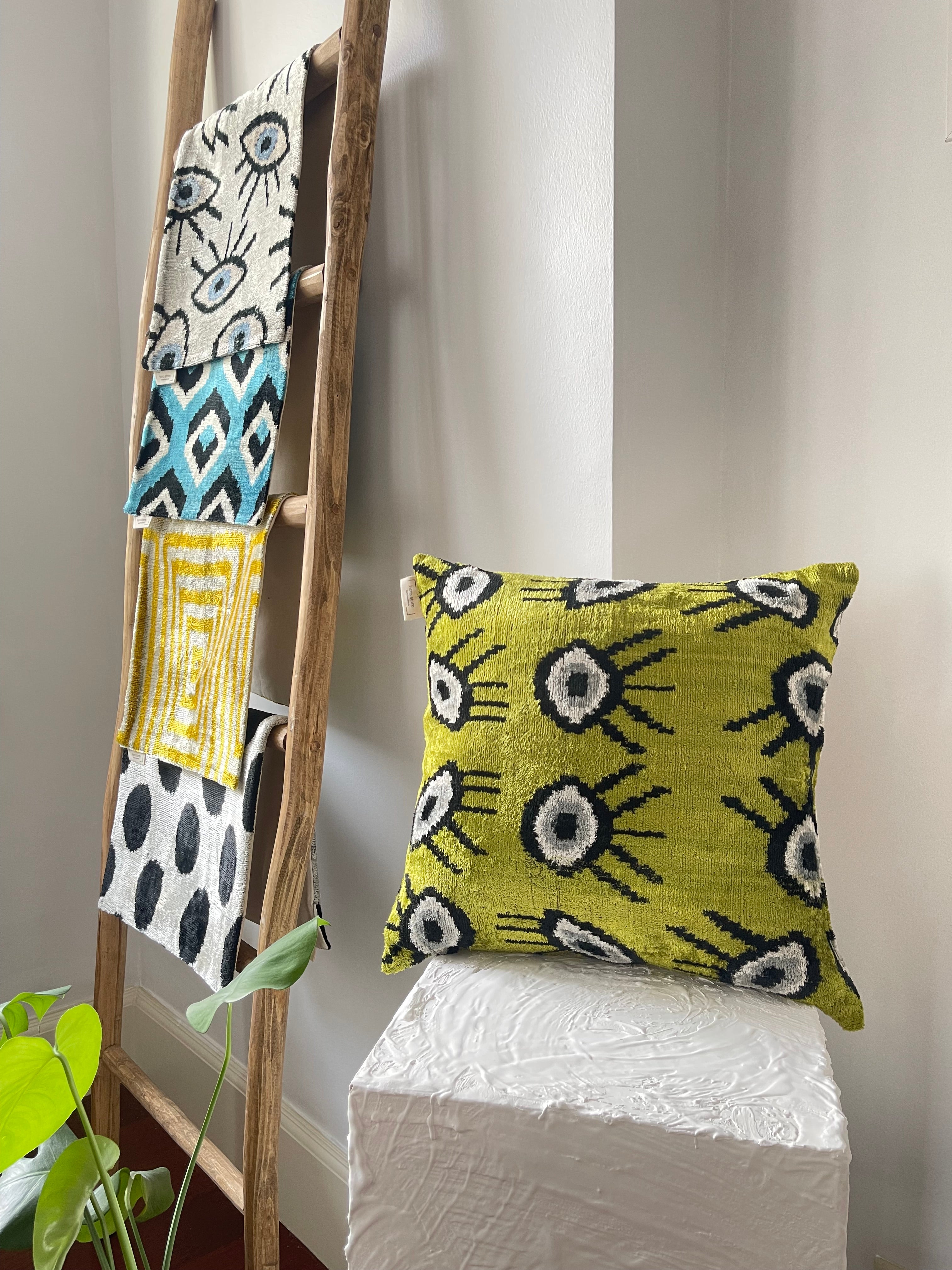 Emerald Green "Eye" Pattern Ikat Pillow Cover