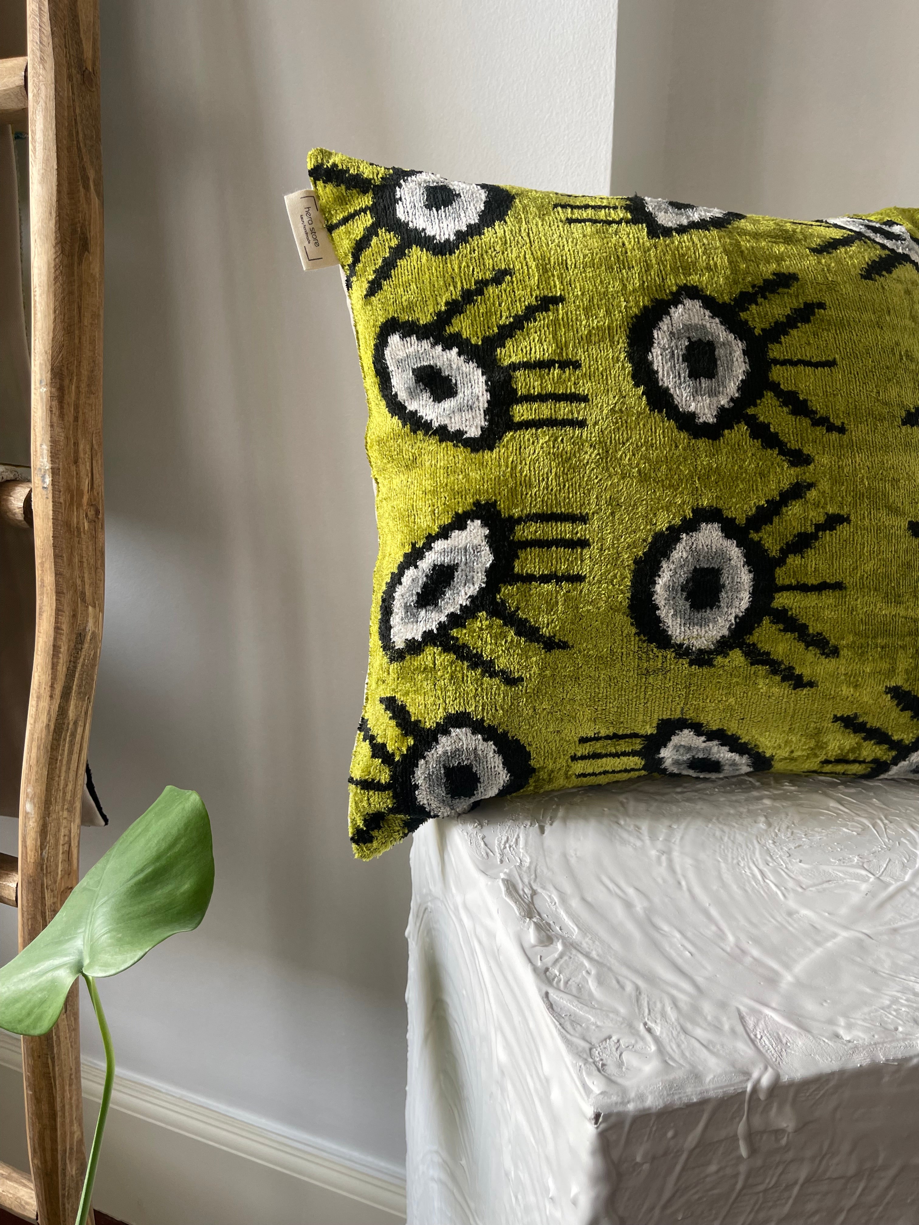 Emerald Green "Eye" Pattern Ikat Pillow Cover