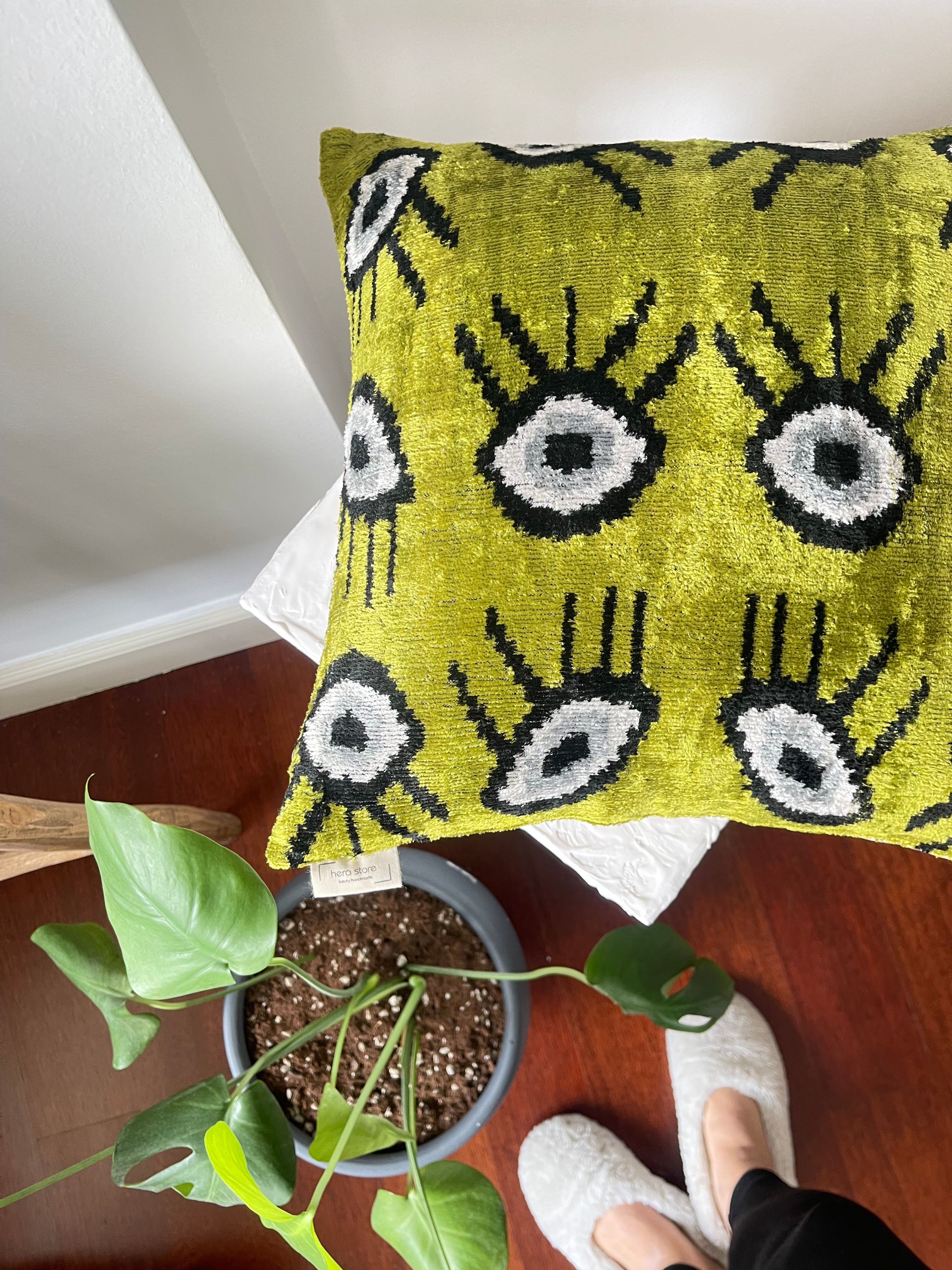 Emerald Green "Eye" Pattern Ikat Pillow Cover