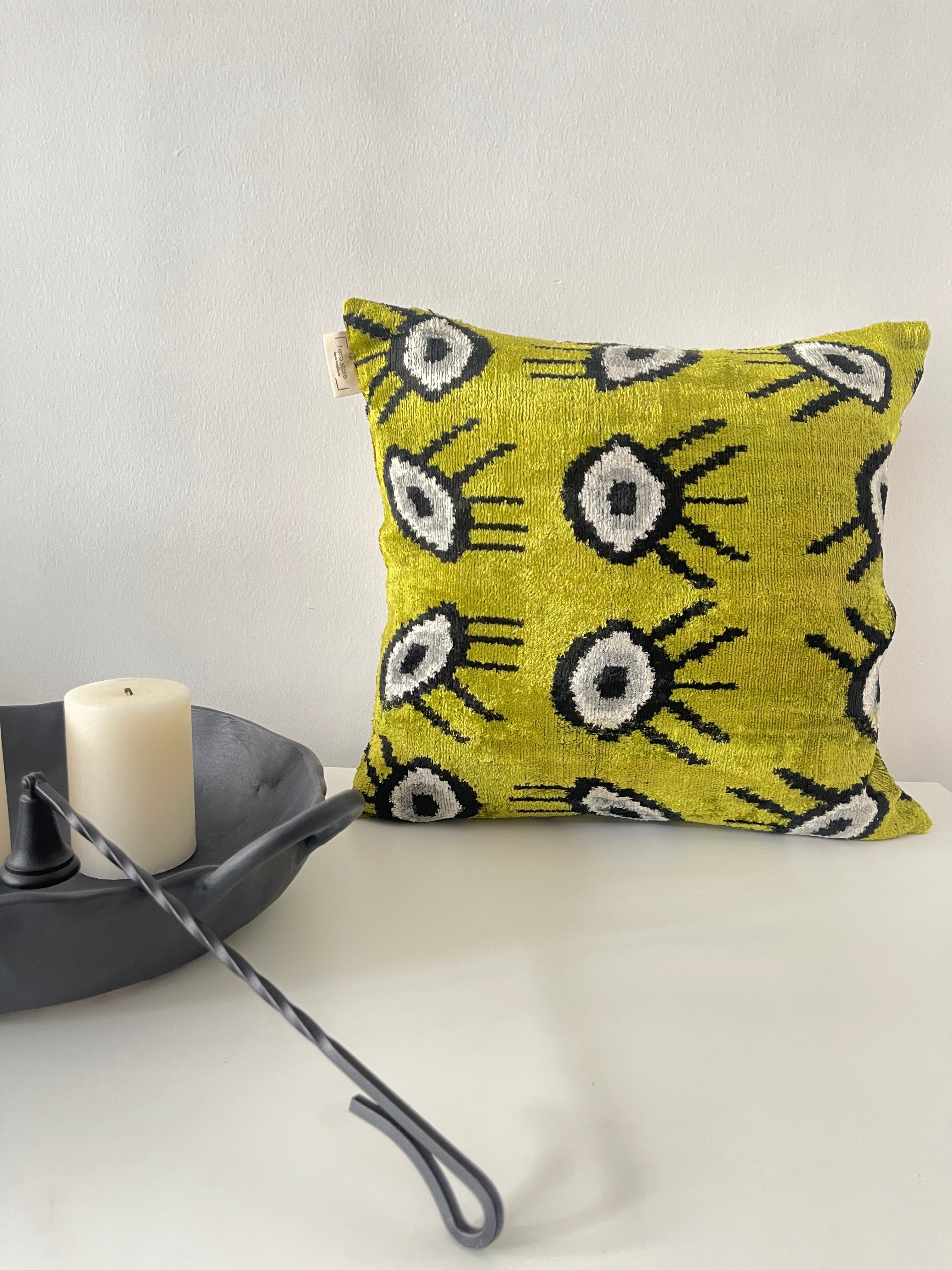 Emerald Green "Eye" Pattern Ikat Pillow Cover