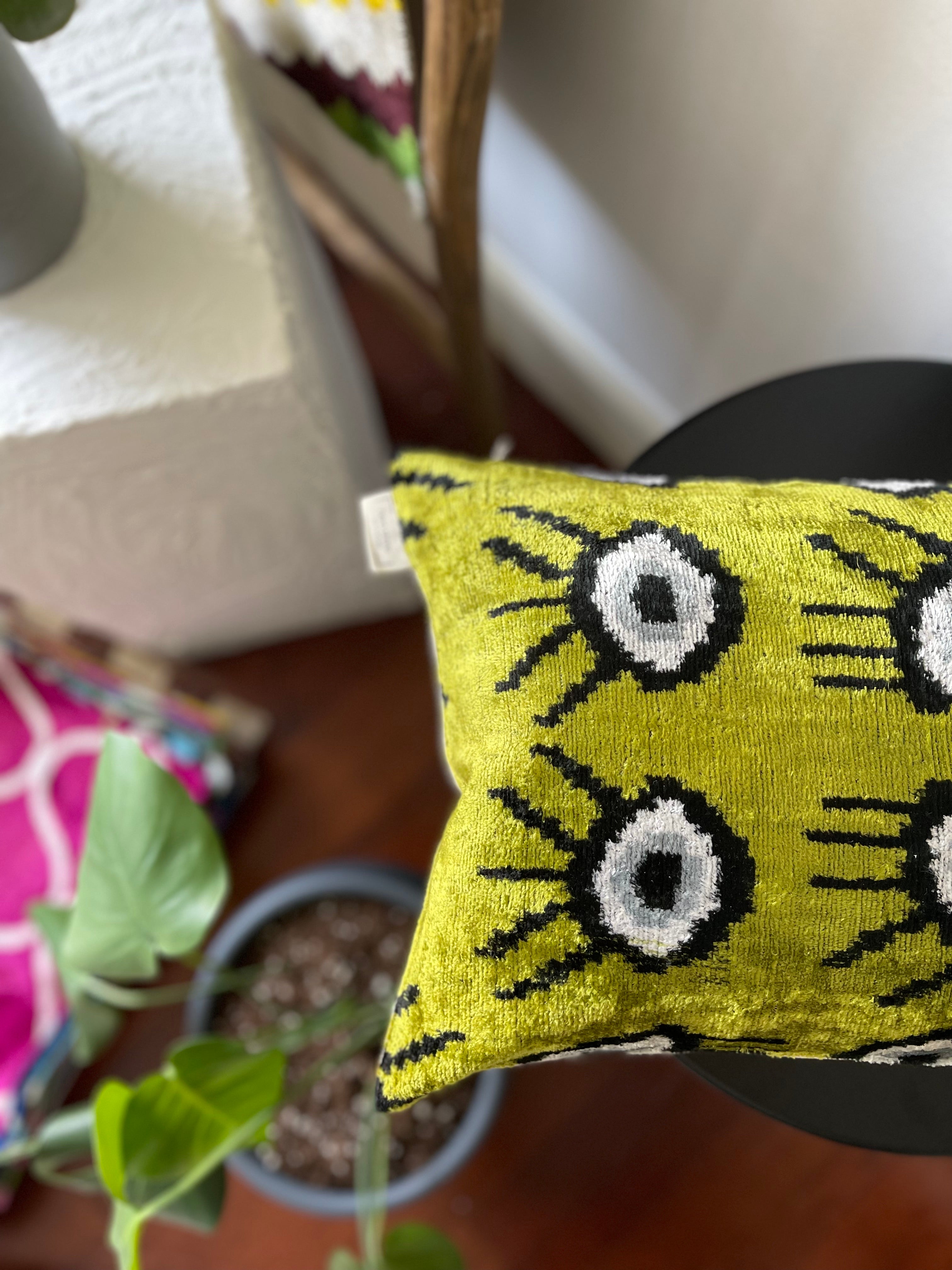 Emerald Green "Eye" Pattern Ikat Pillow Cover