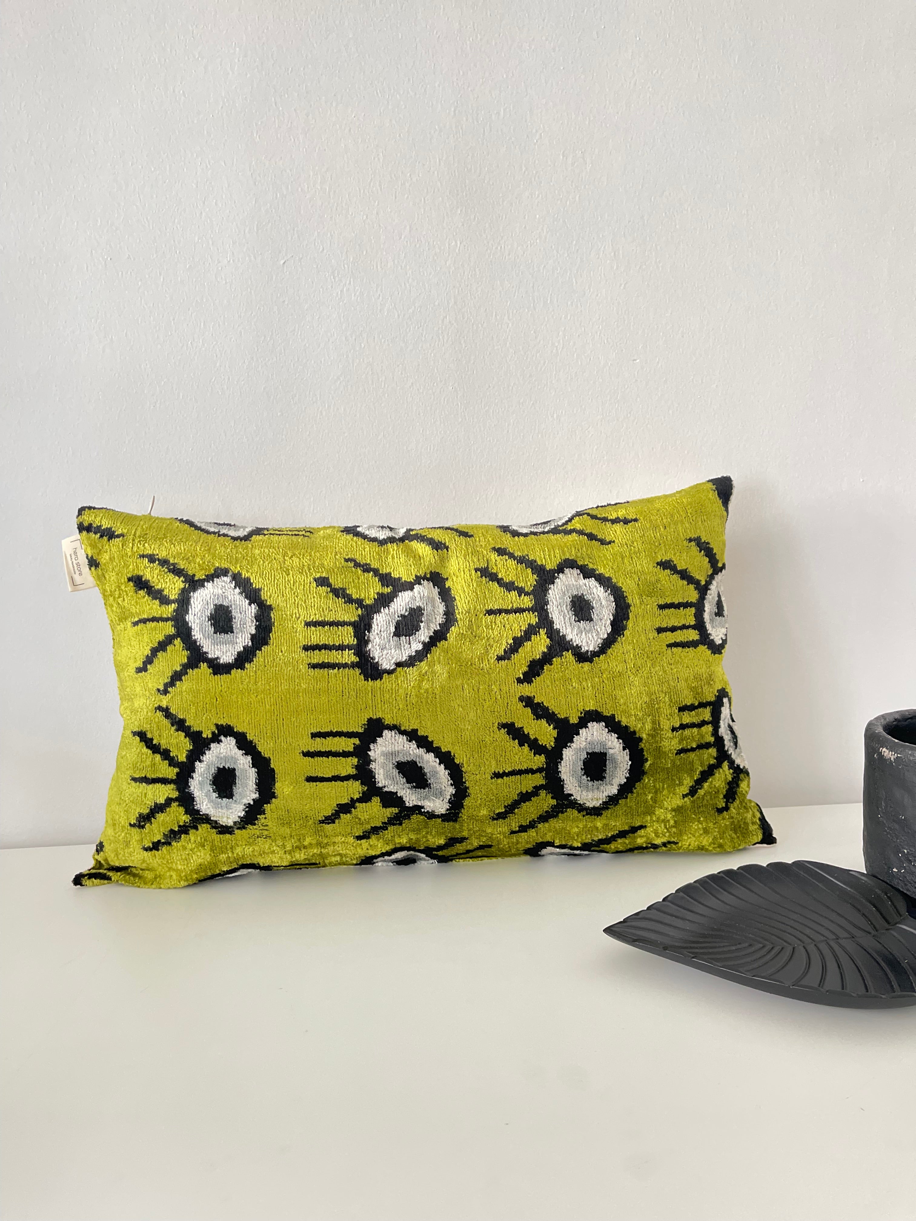 Emerald Green "Eye" Pattern Ikat Pillow Cover