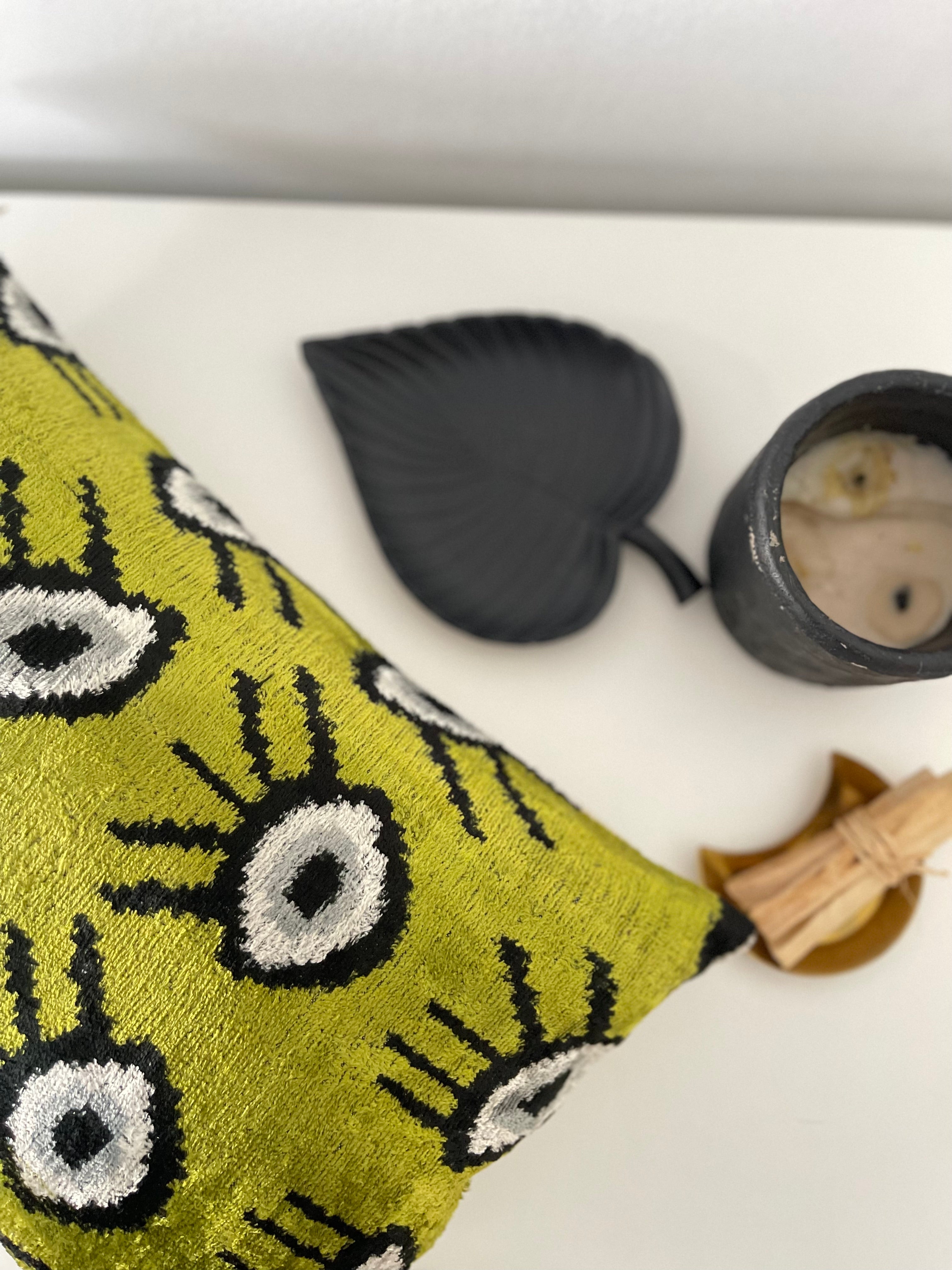 Emerald Green "Eye" Pattern Ikat Pillow Cover