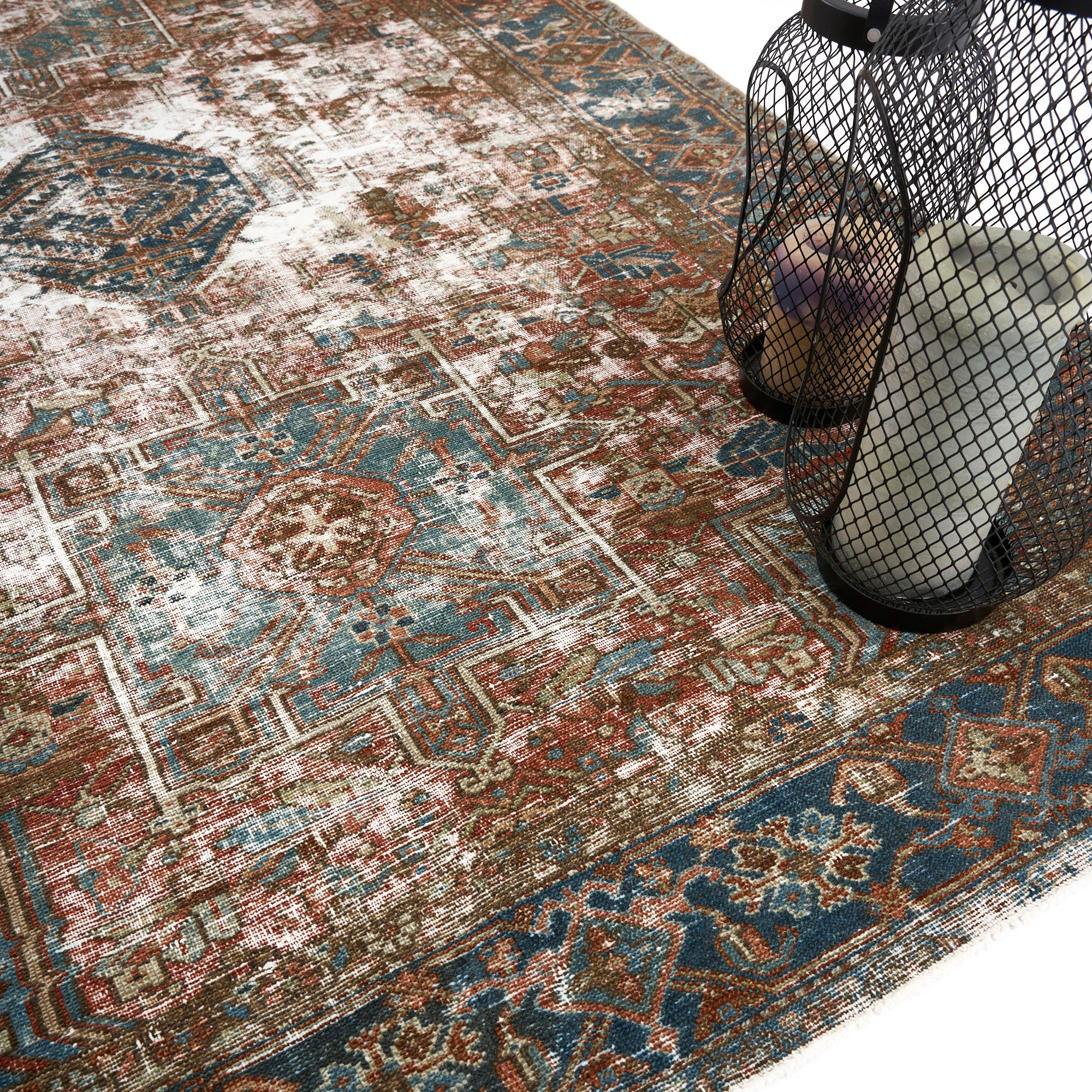 Mehrun (Lovingly Woven / Gentle Hue)