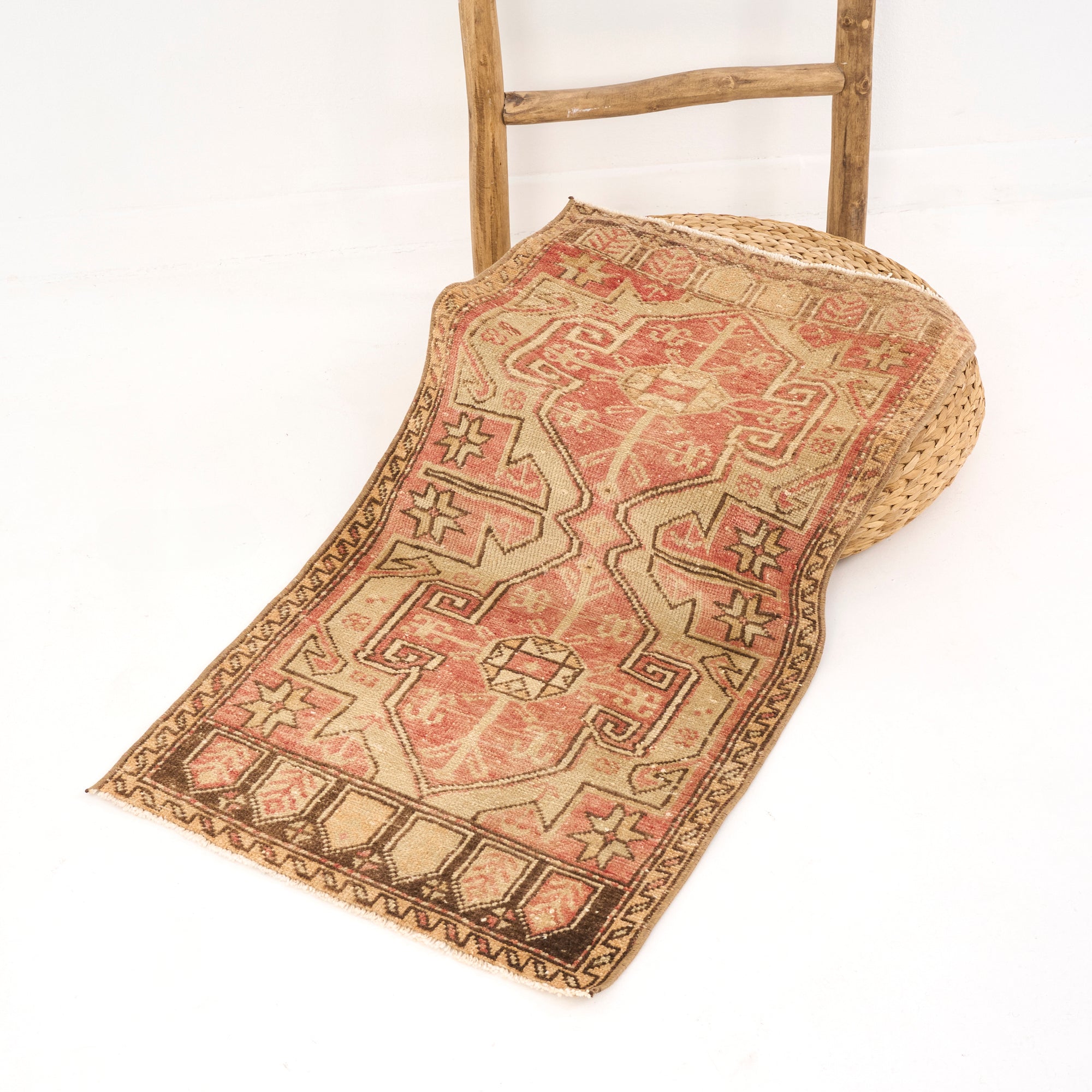 Tiva (Pattern, Trace, Motif)