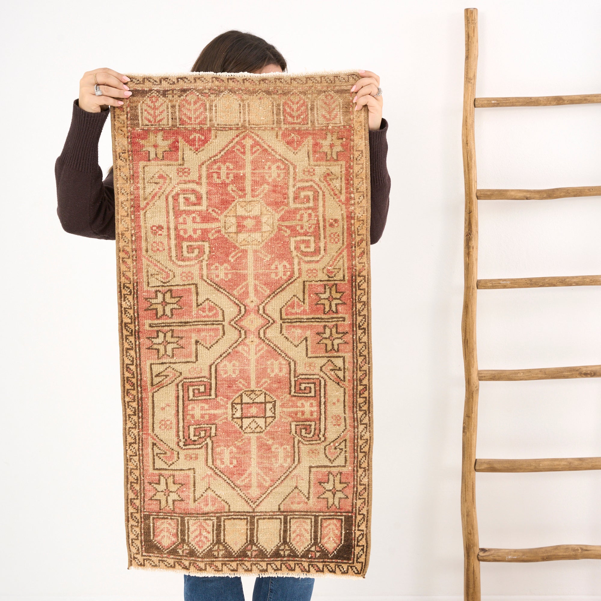 Tiva (Pattern, Trace, Motif)